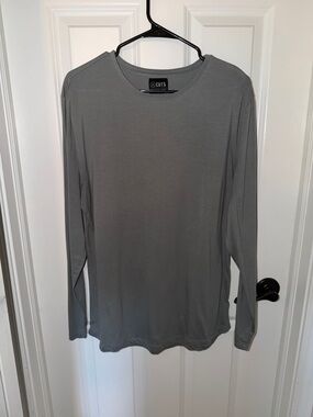 Cuts Clothing Men's Long Sleeve Tee in Gray